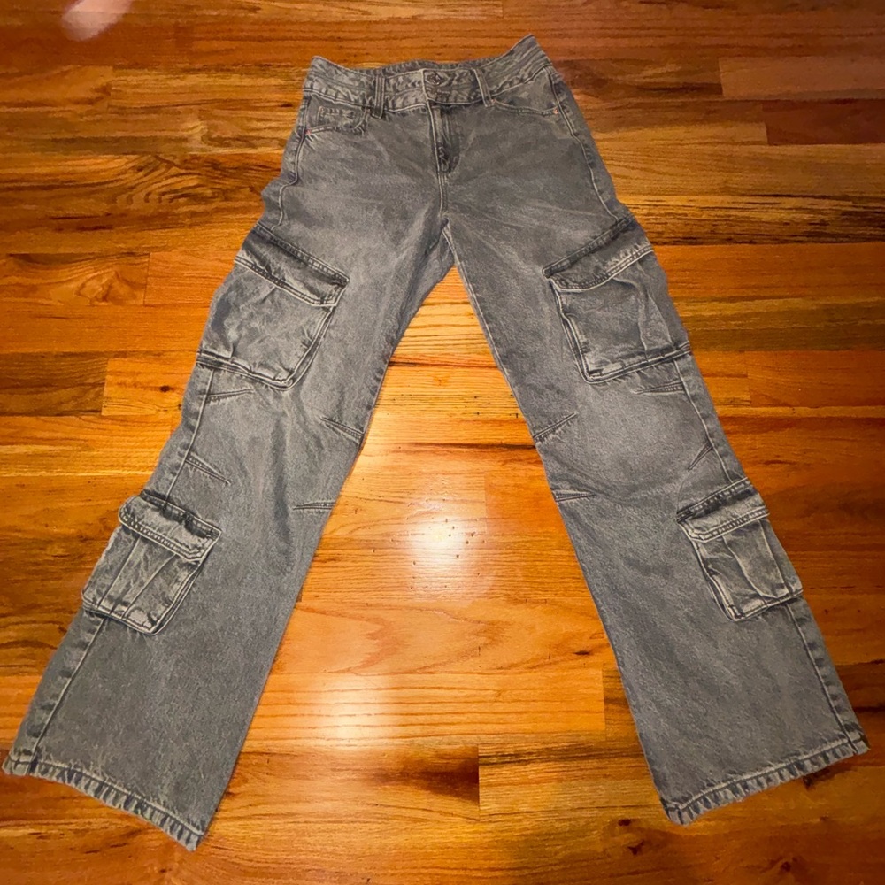 GARAGE GREY HIGH RISE WIDE CARGO JEANS, SIZE 05/27